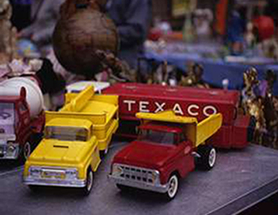Mick's Flea Market, shopping, antiques, indoor activities, Gas City Indiana