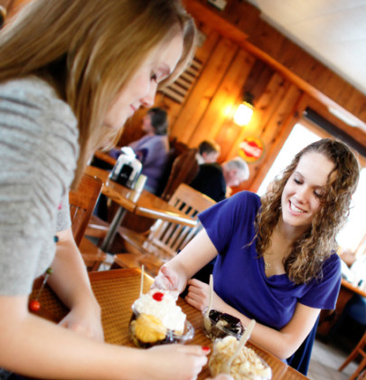 Ivanhoe's, Ivanhoe's Upland Indiana, dining in Upland Indiana, Grant County Indiana, Ivanhoe's Restaurant, restaurants Upland Indiana